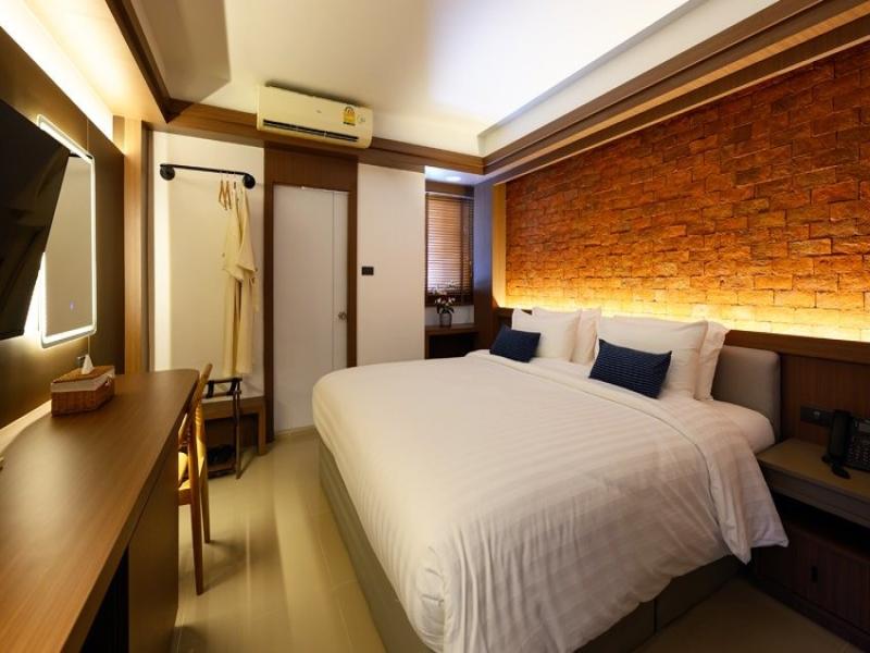 Superior Queen Room interior